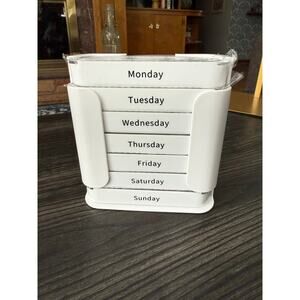 NWOT Extra Large Weekly Pill Organizer Medicine Box Compact Portable 7-Day Slots